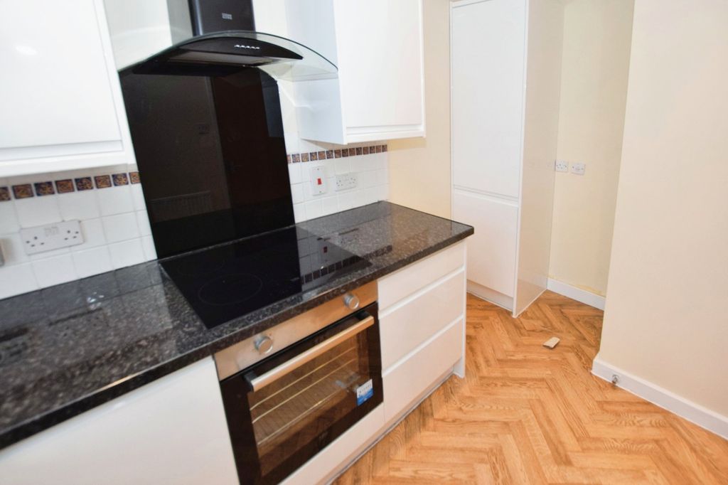 Property photo 2 of 17 Picture No. 01