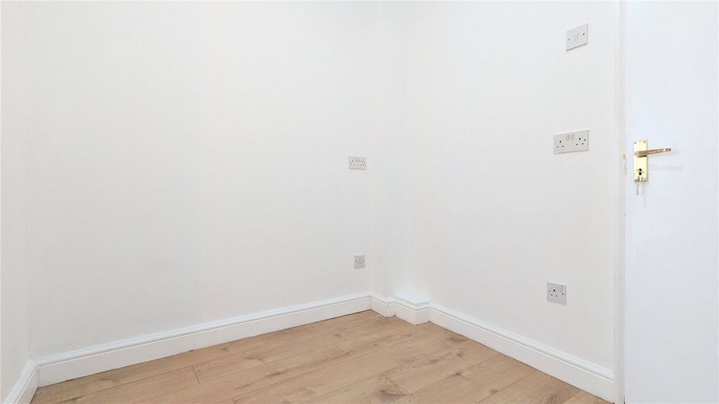 Property photo 3 of 7 Picture No. 08