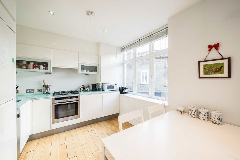 Property photo 3 of 6