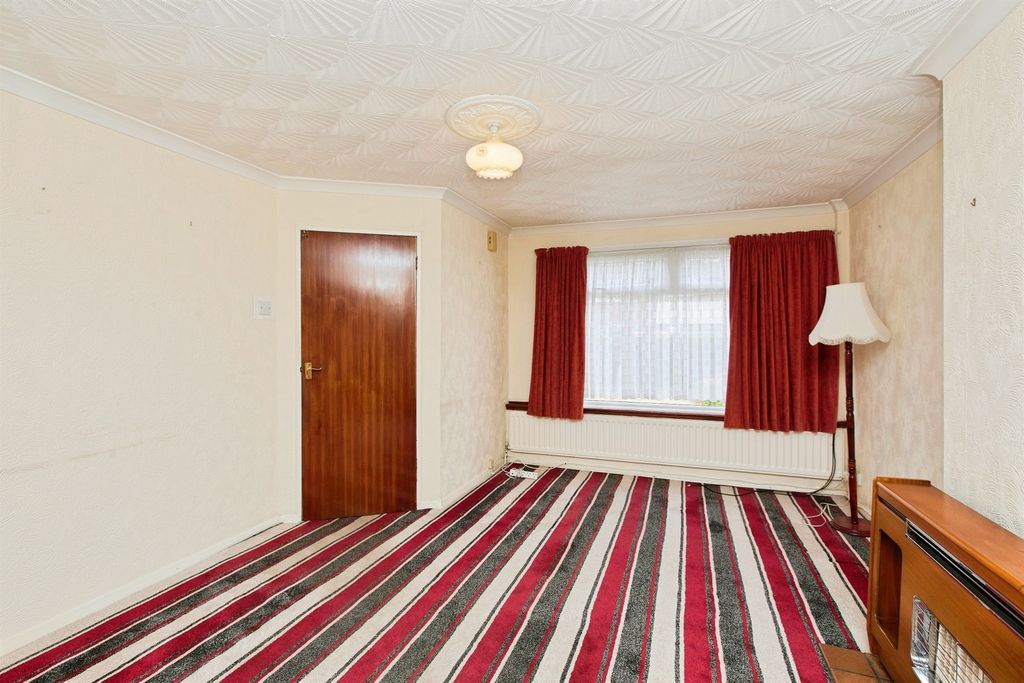 Property photo 2 of 25