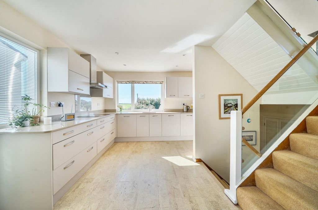 Property photo 2 of 22 Kitchen