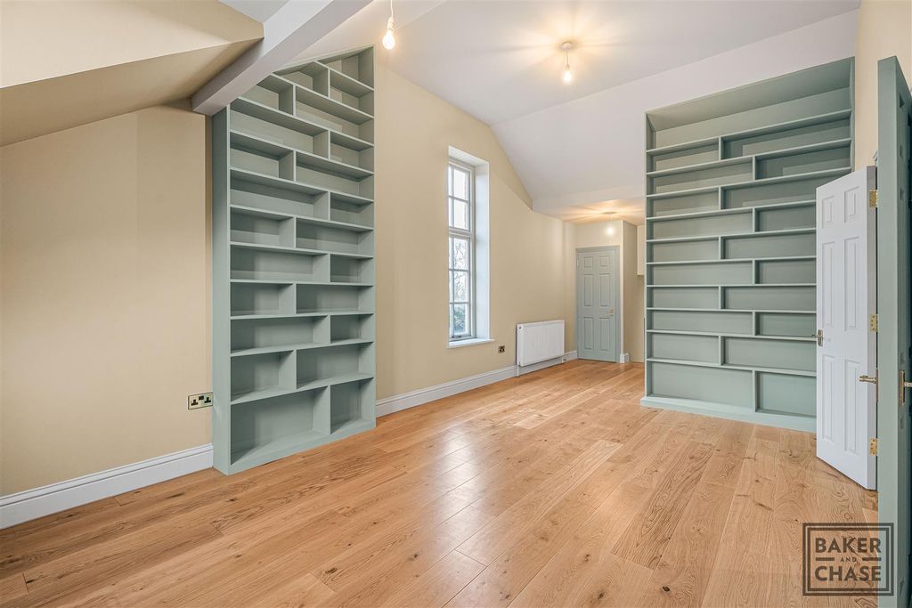 Property photo 3 of 21 Living Room