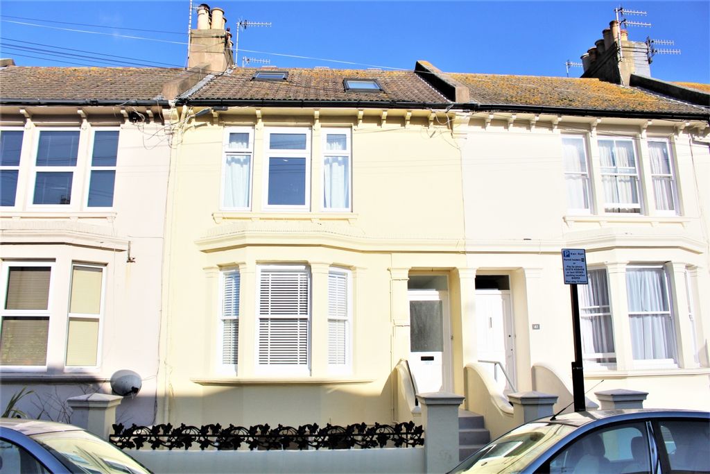Property photo 2 of 5 43 Goldstone Road Hove Bn3 3Rg