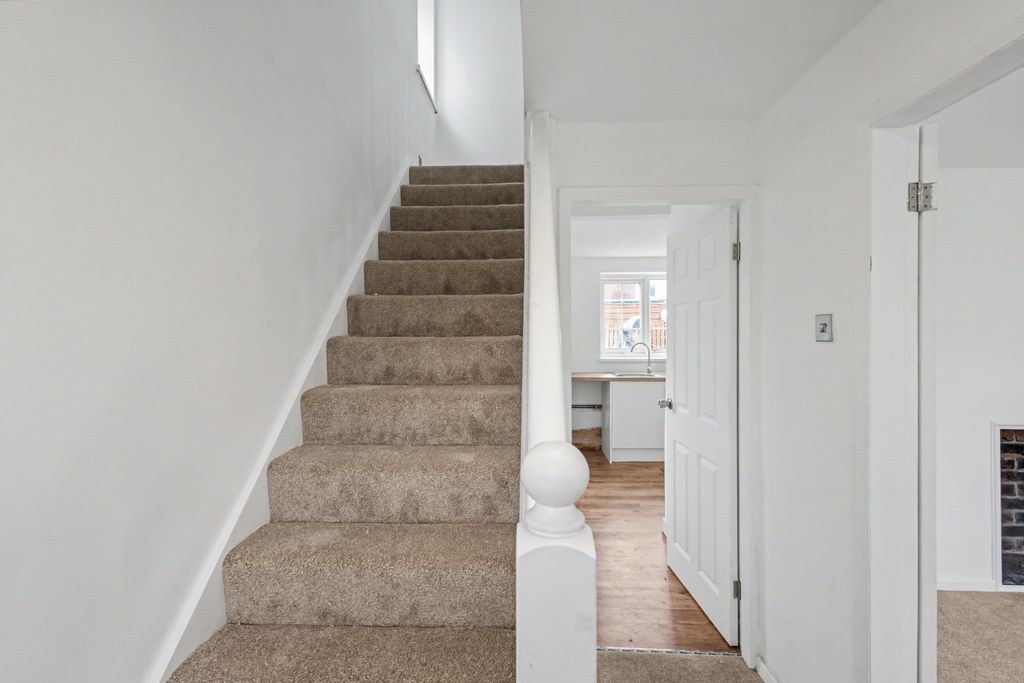 Property photo 2 of 3
