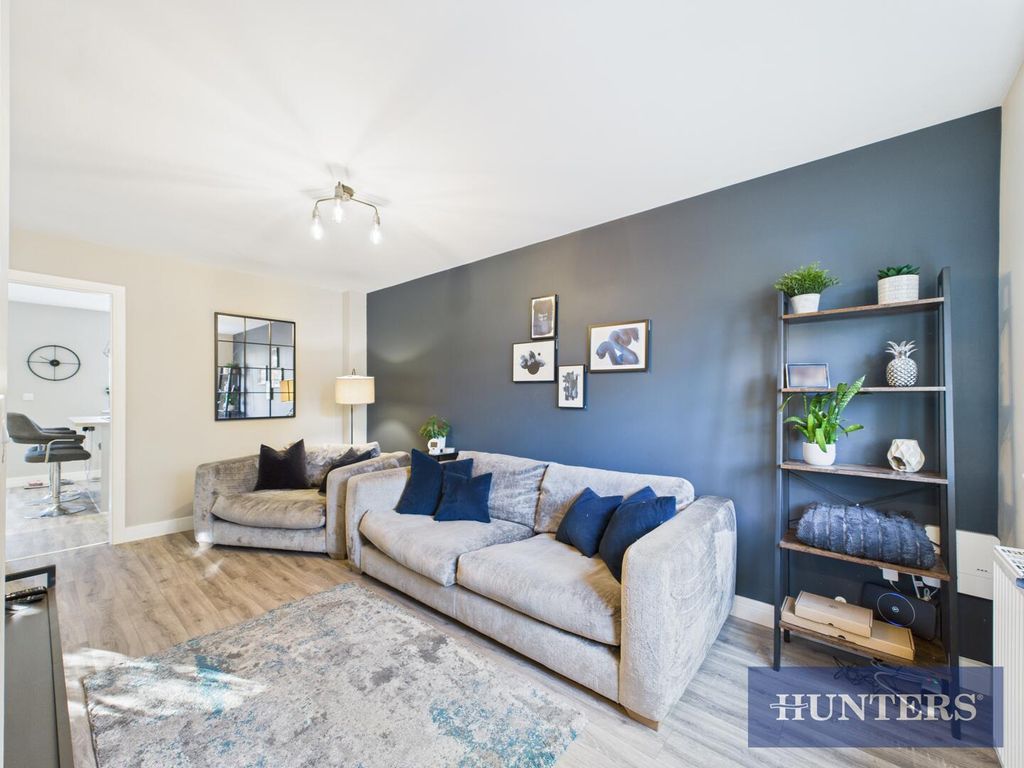 Property photo 3 of 16 Living Room