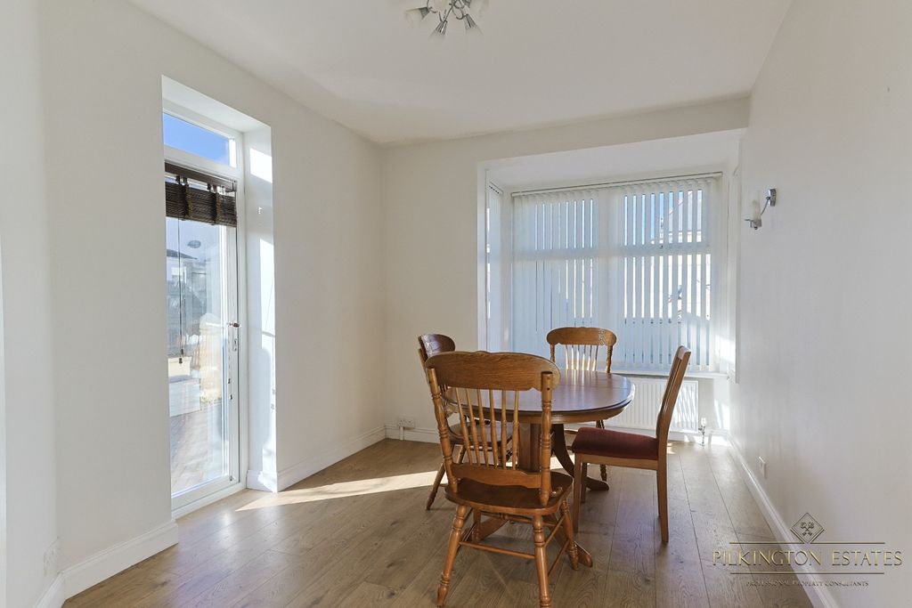 Property photo 3 of 14 4458404