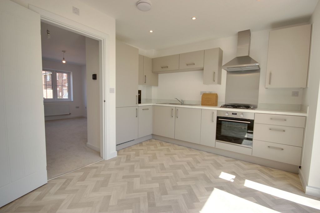 Property photo 2 of 15 1 Kit Din A