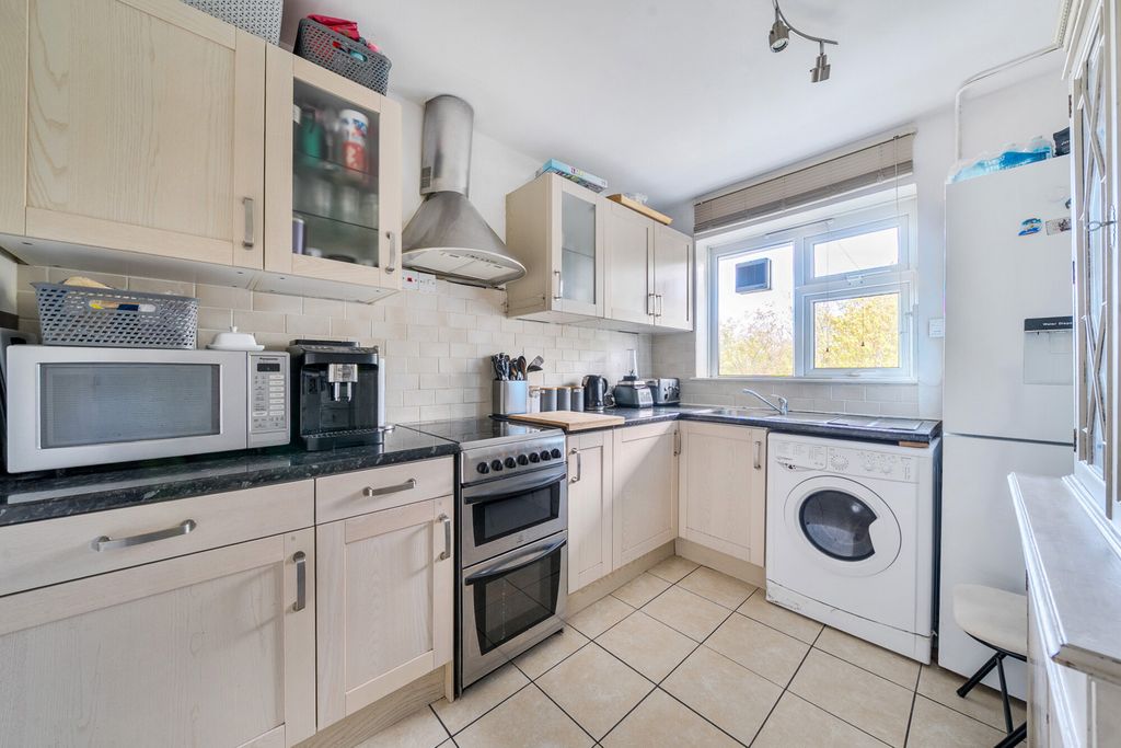 Property photo 2 of 12 1535045-8-6Ace109...
