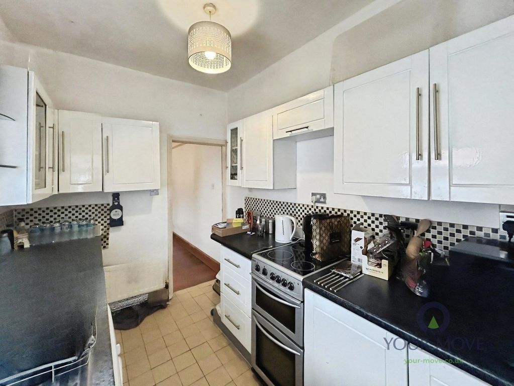 Property photo 3 of 13 Kitchen
