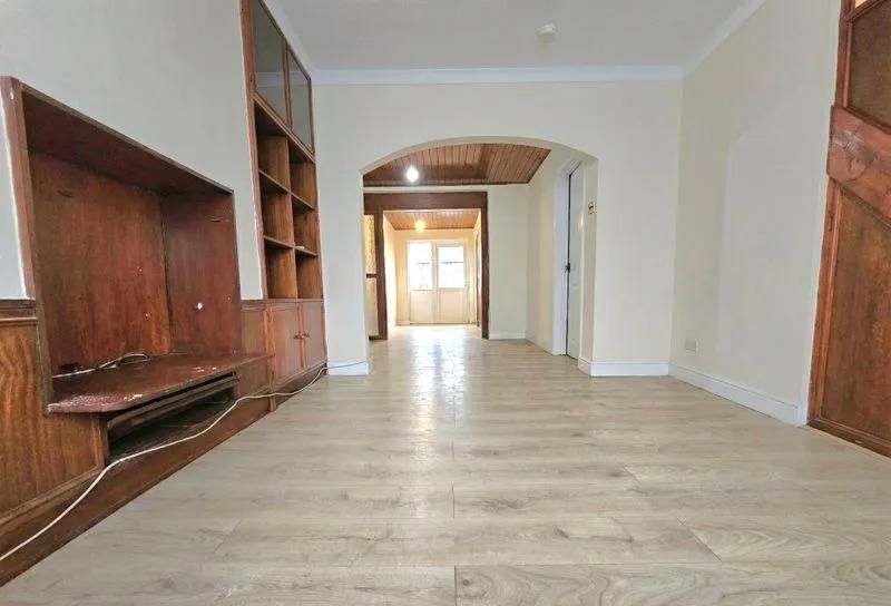 Property photo 2 of 8 Gallery