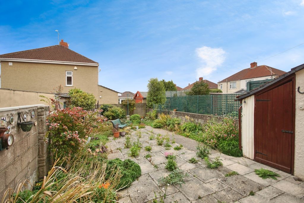 Property photo 2 of 17 Photo