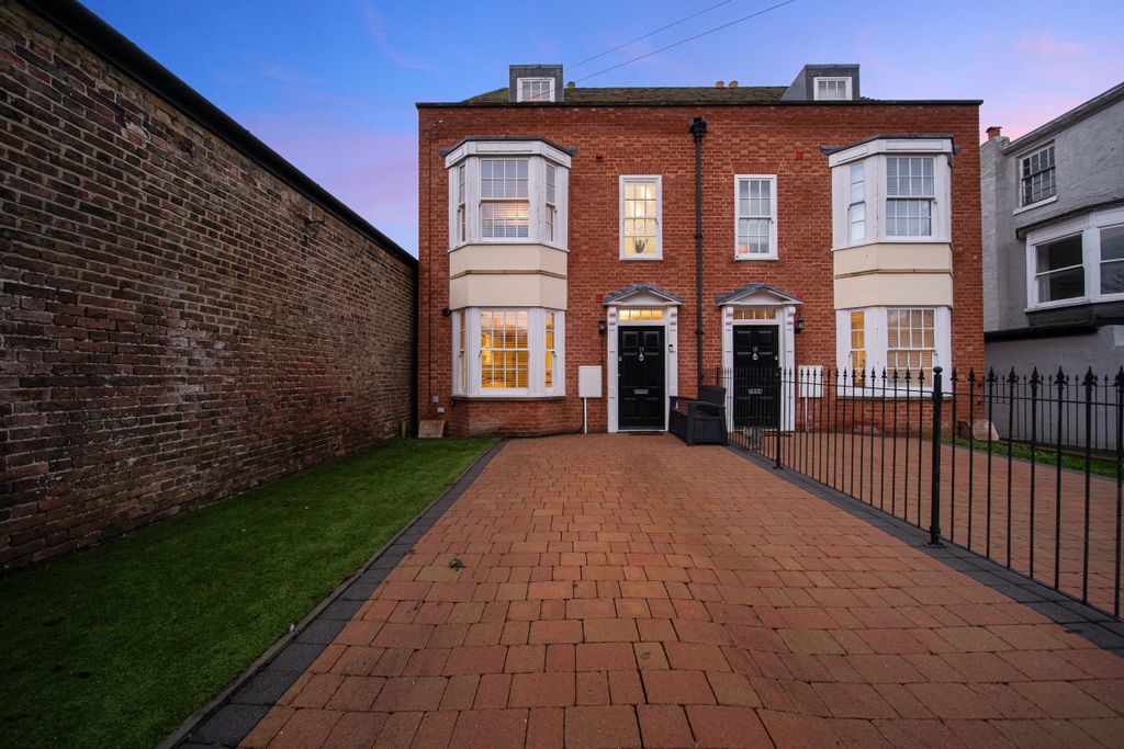 Property photo 1 of 17 Front Of House