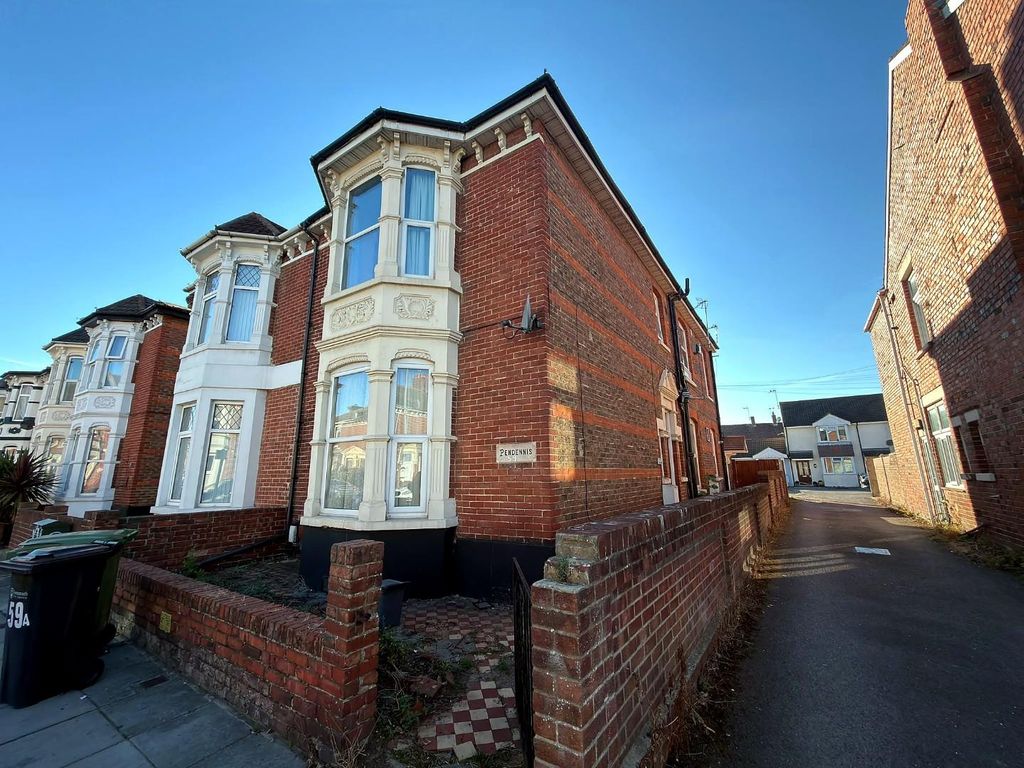Property photo 1 of 15 Rightmove_Exterior_2.Jpg