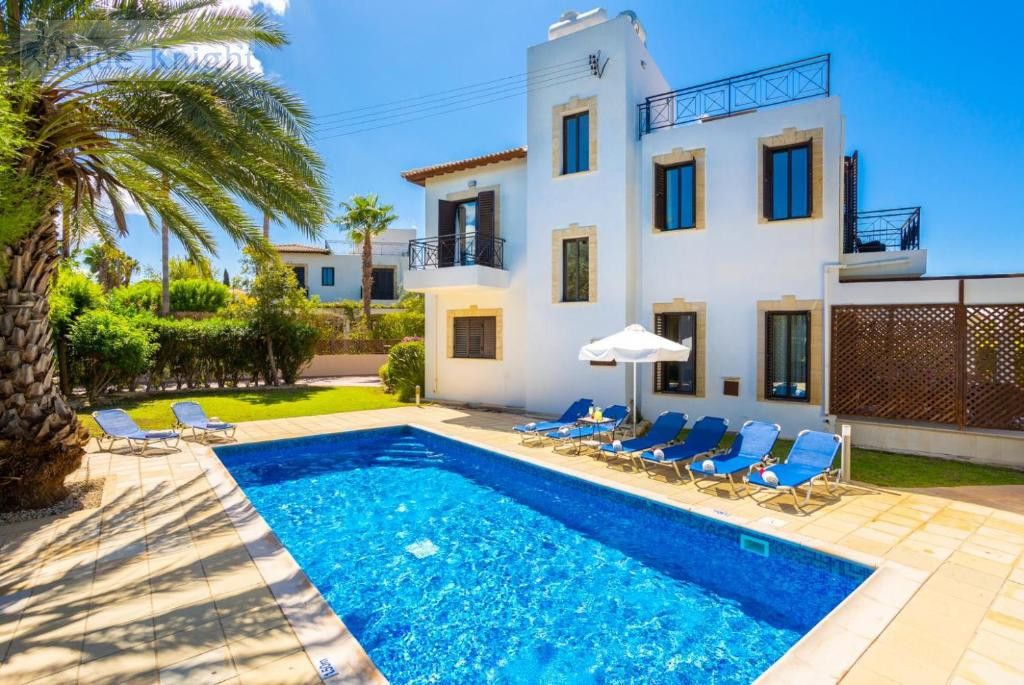 Property photo 3 of 32