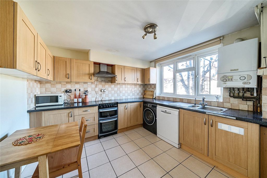 Property photo 2 of 14 Picture No. 46