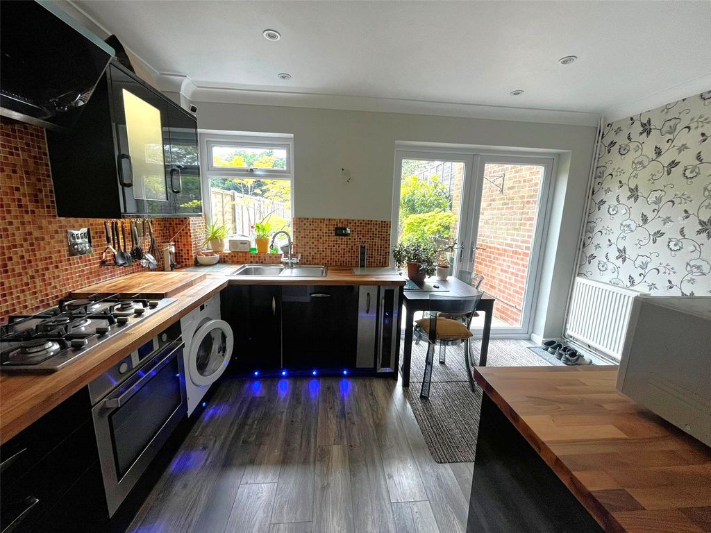 Property photo 3 of 11 Picture No. 05