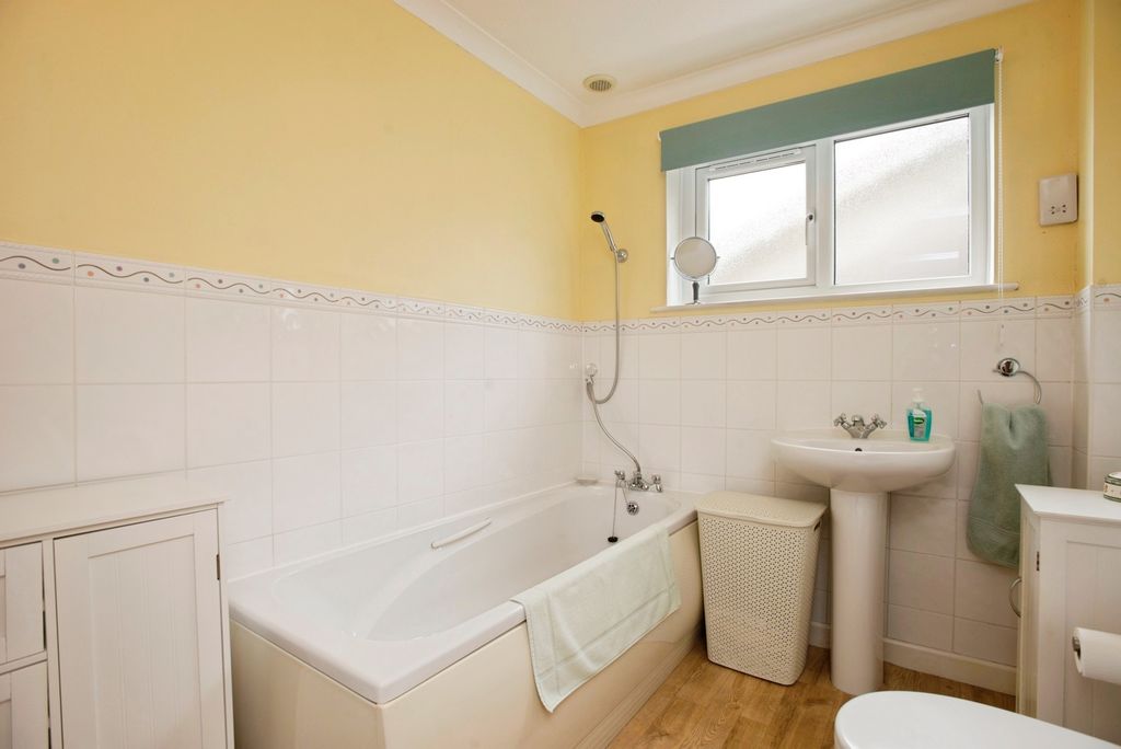 Additional image 4 of 5 bed bungalow for saleAbbots Close, Bodmin, Cornwall PL31