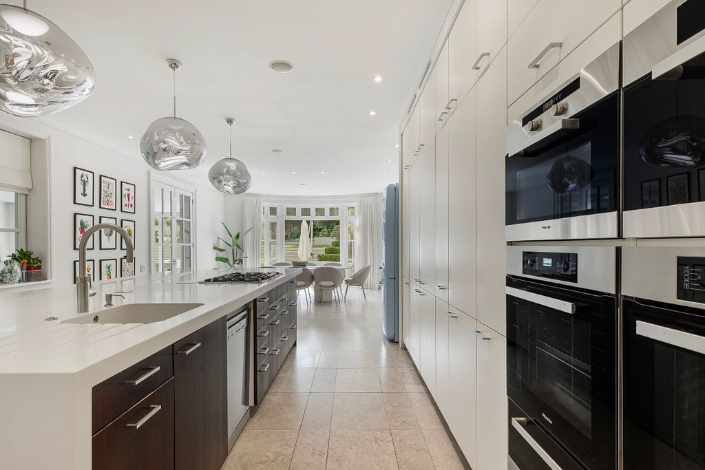 Property photo 3 of 30