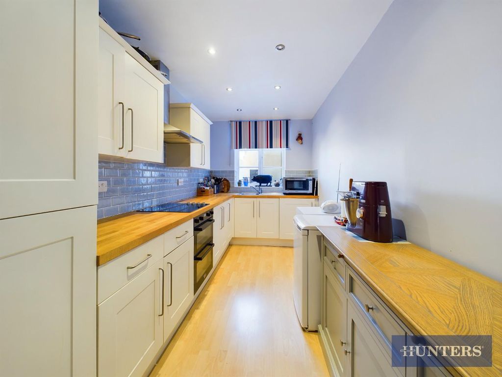 Property photo 2 of 17 Kitchen