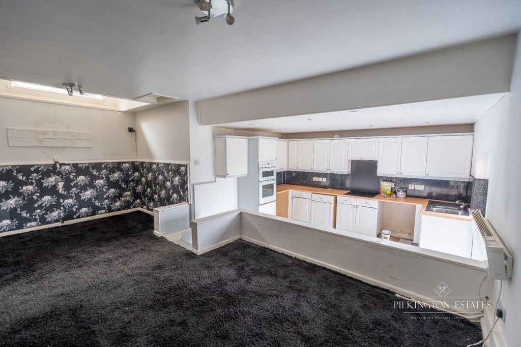 Property photo 2 of 8 4974653