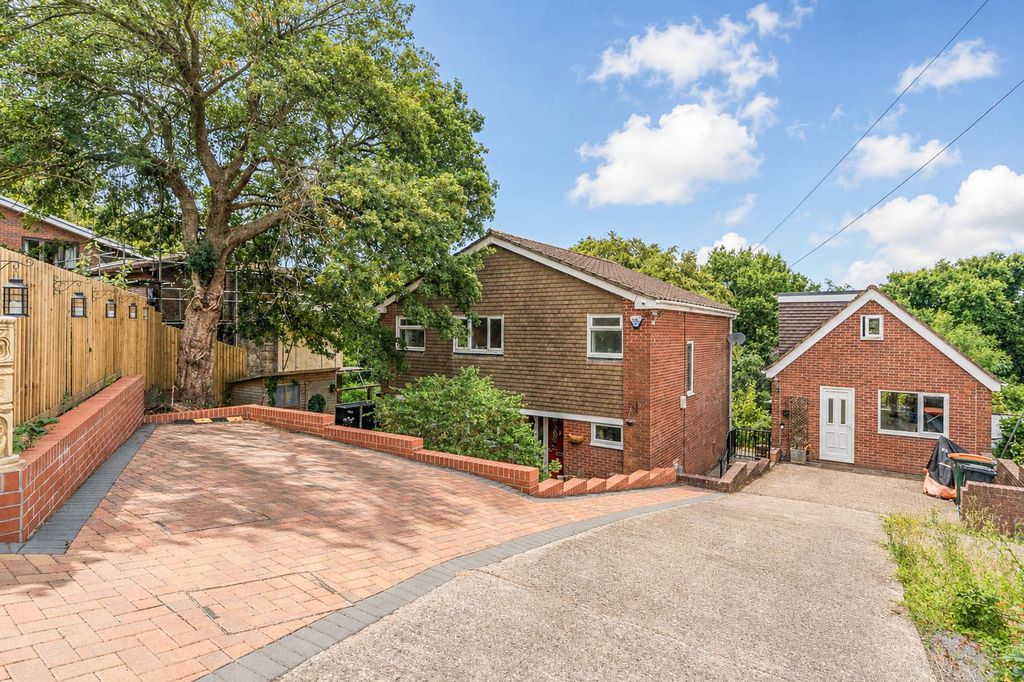 Property photo 1 of 41