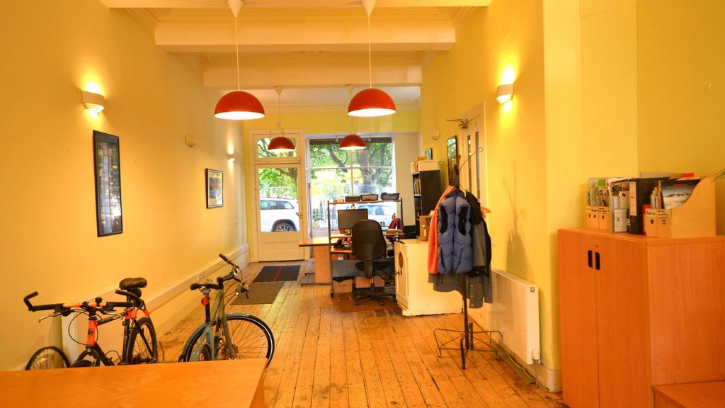Property photo 3 of 12 Allied-Surveyors-Scotland-33 Sandport Place, Leith