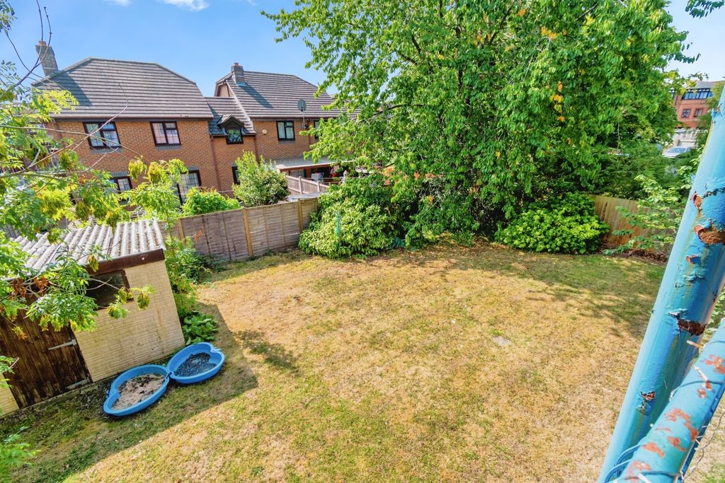 Property photo 3 of 12 Photo