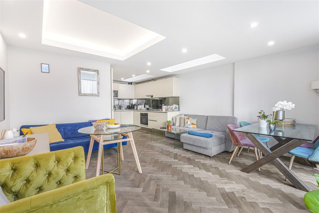 Property photo 1 of 9 Mnh03601.Jpg