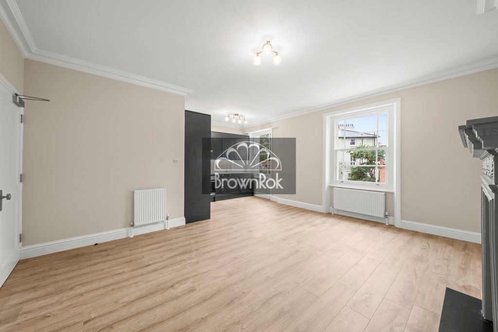 Property photo 1 of 11 Dsc02611