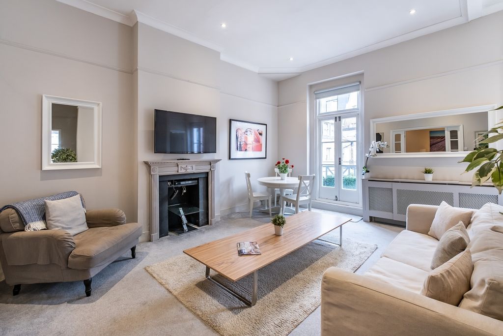Property photo 1 of 15 Queens-Gate-Place...