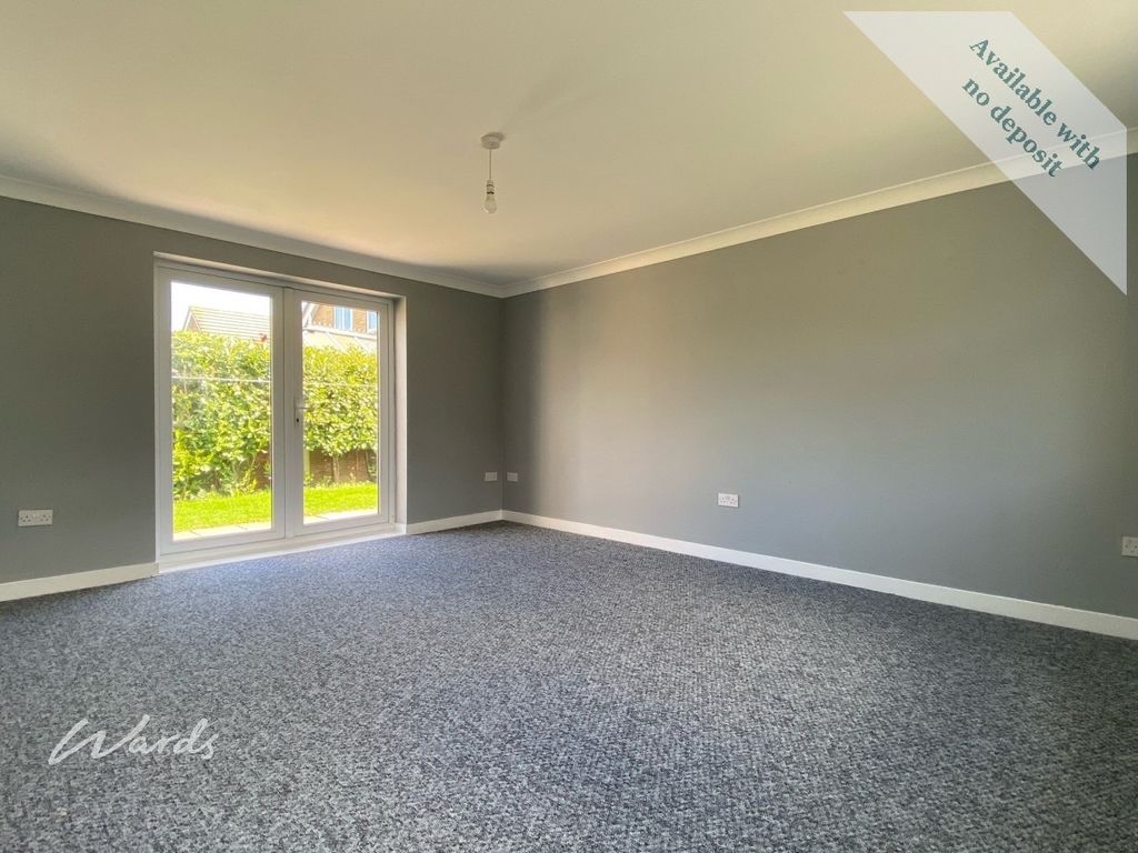 Property photo 3 of 10 Living Room