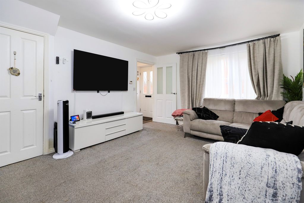 Property photo 3 of 20