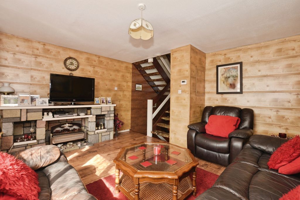 Property photo 2 of 14 Lounge