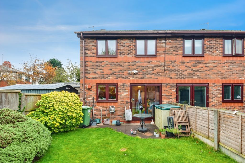 Property photo 2 of 17 Photo