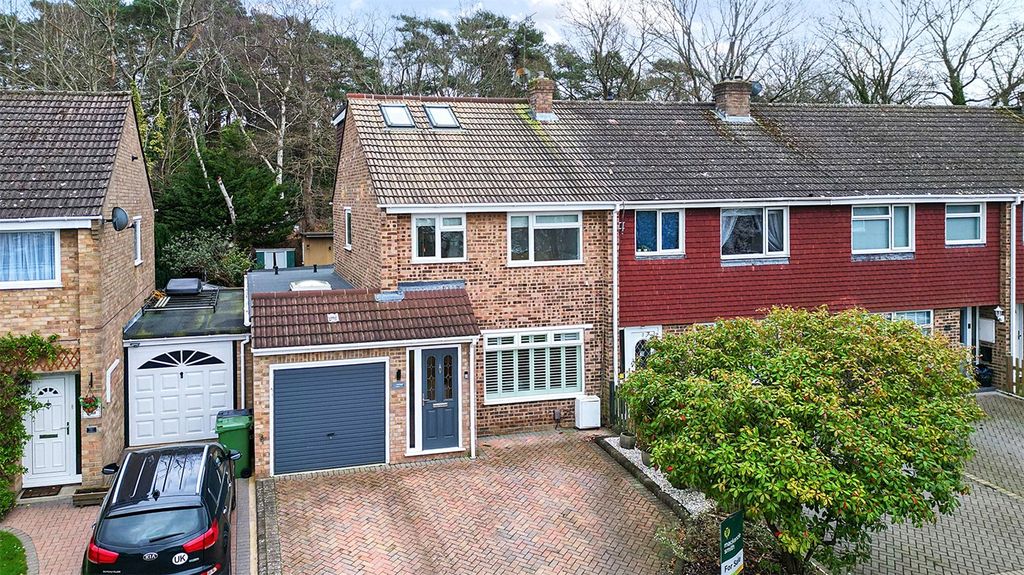 Property photo 2 of 22 Picture No. 12