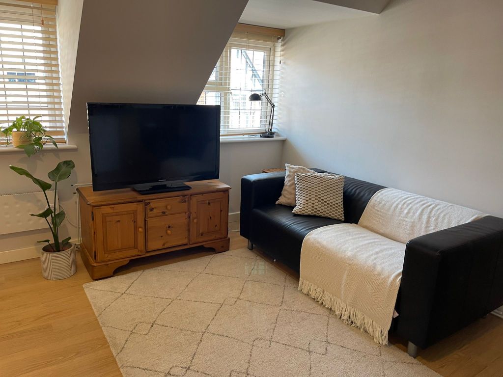 Property photo 2 of 4 2 Liv