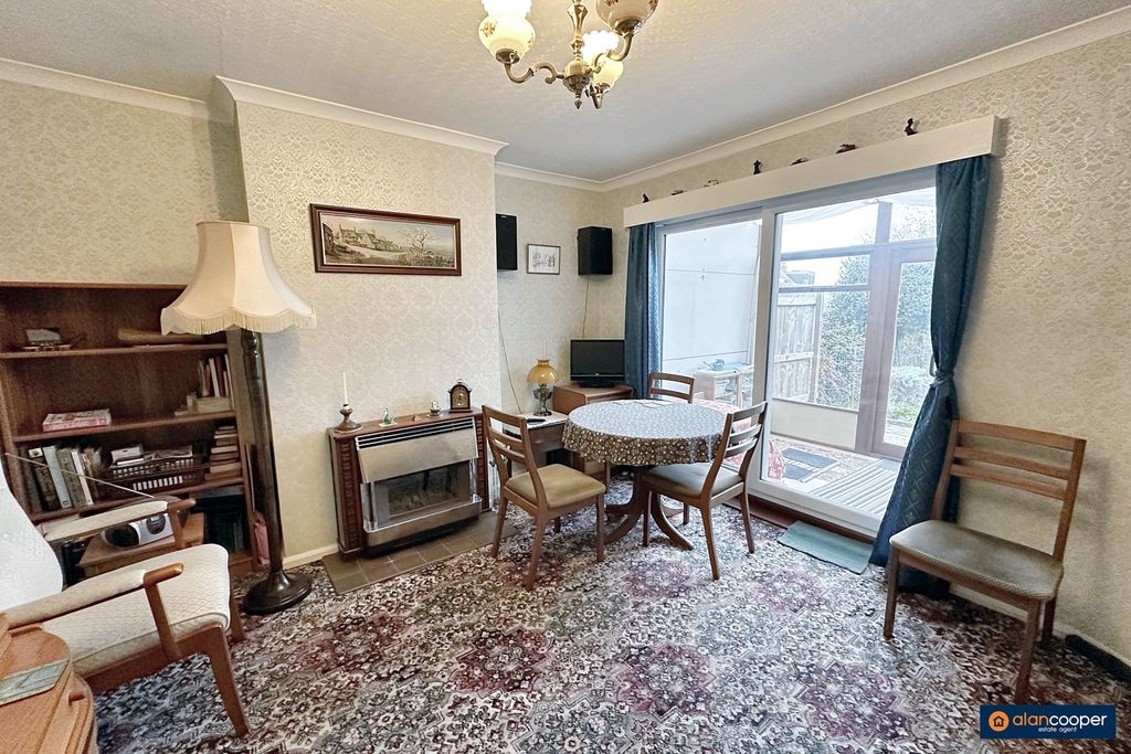 Property photo 3 of 12 3712775