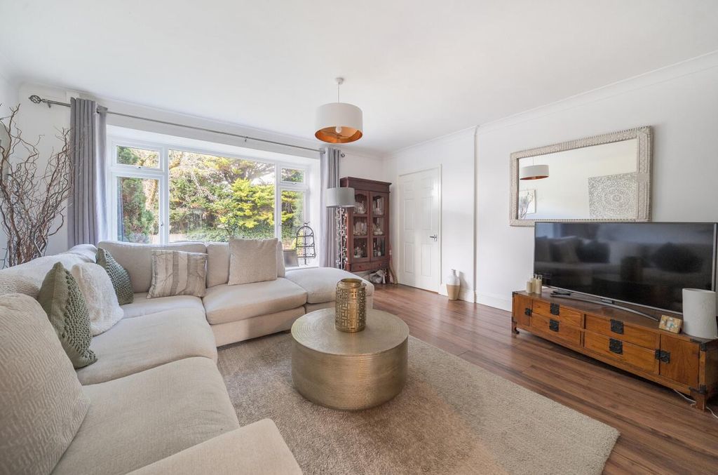 Property photo 2 of 23