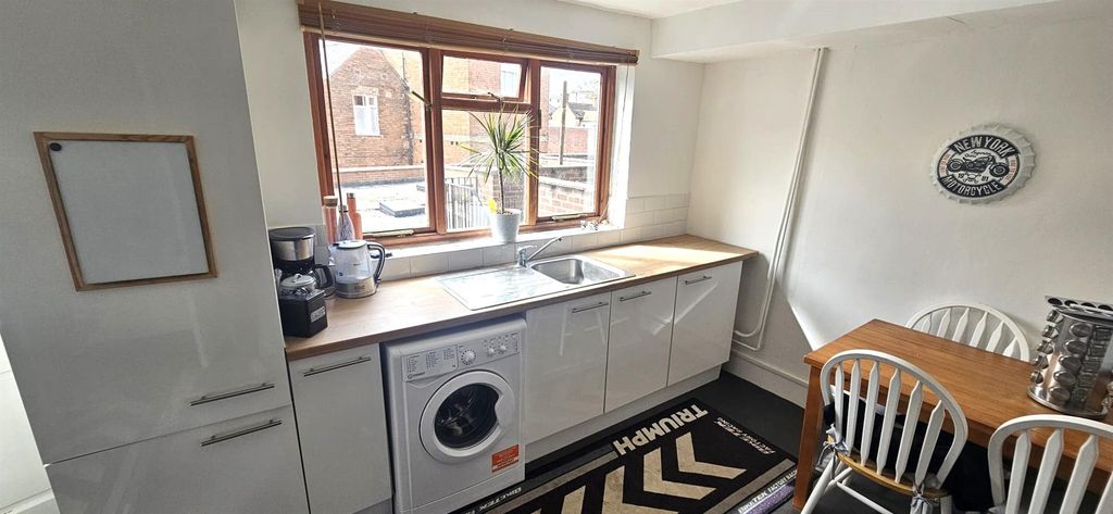 Property photo 1 of 7 0E870B76-cd5F-46De-B8Ed-2c9Ac9E0Cb4A.Jpg