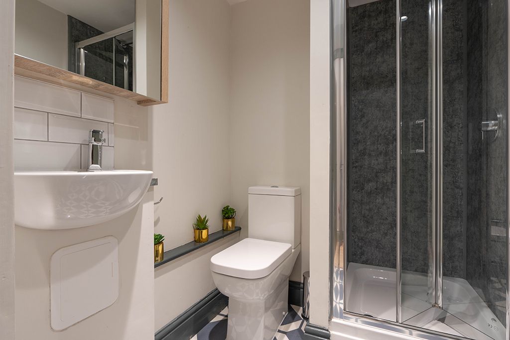 Property photo 3 of 8 Photo 2