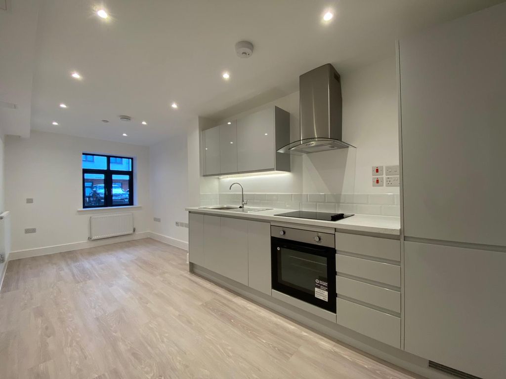 Property photo 2 of 7 Kitchen