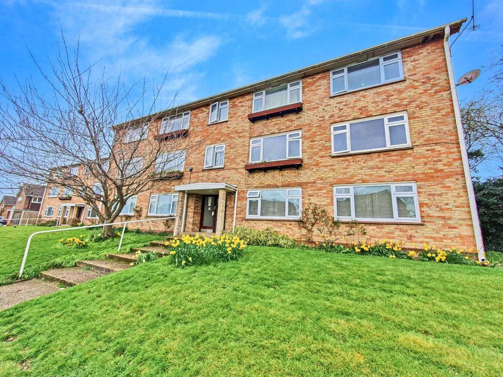 Property photo 2 of 9