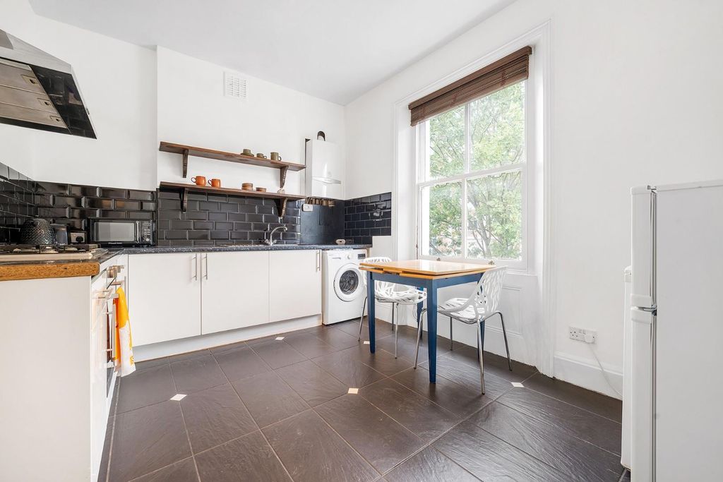 Property photo 3 of 10 Kitchen.Jpg