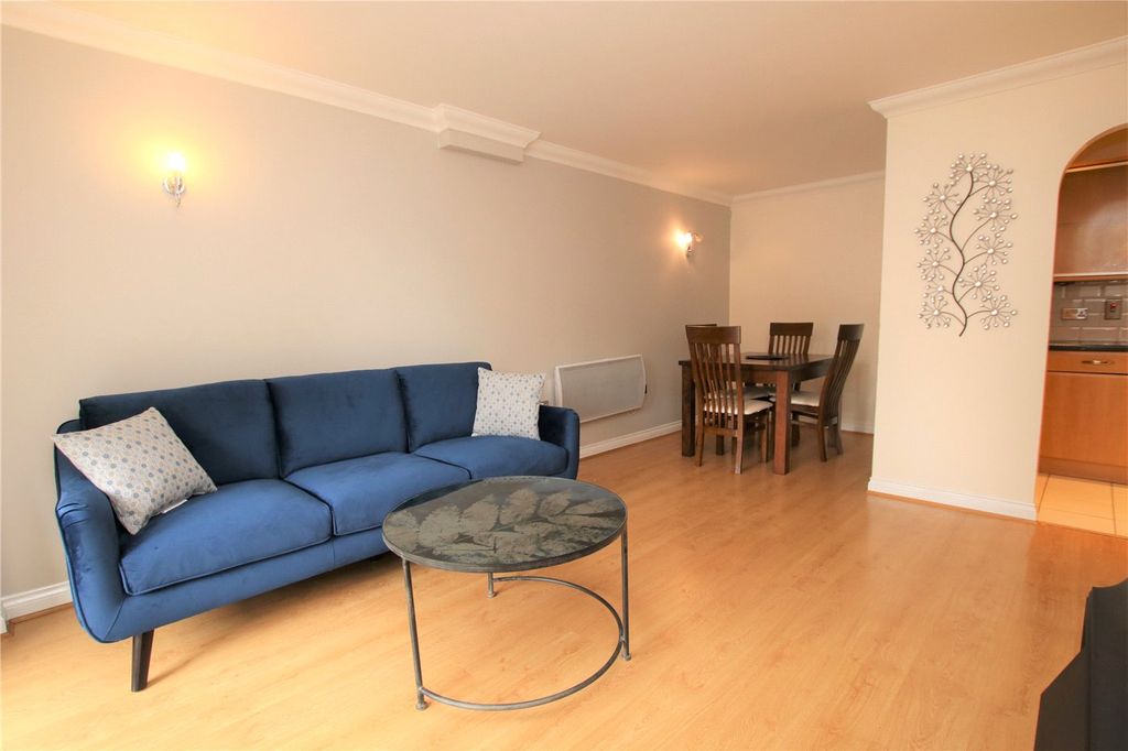 Property photo 2 of 12 Picture No. 11