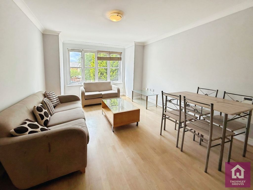 Property photo 2 of 11 Picture No. 24