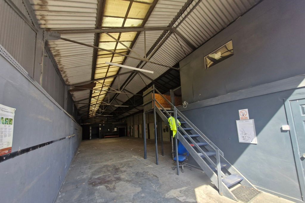 Property photo 3 of 6 Photo 11