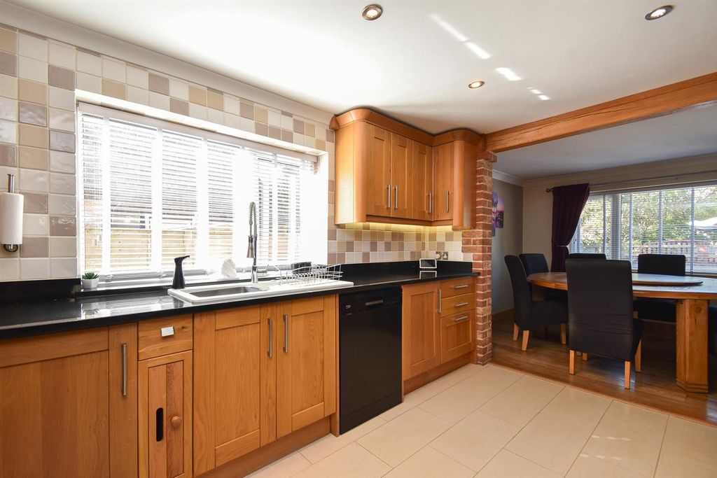 Property photo 2 of 35 Kitchen/Dining Room