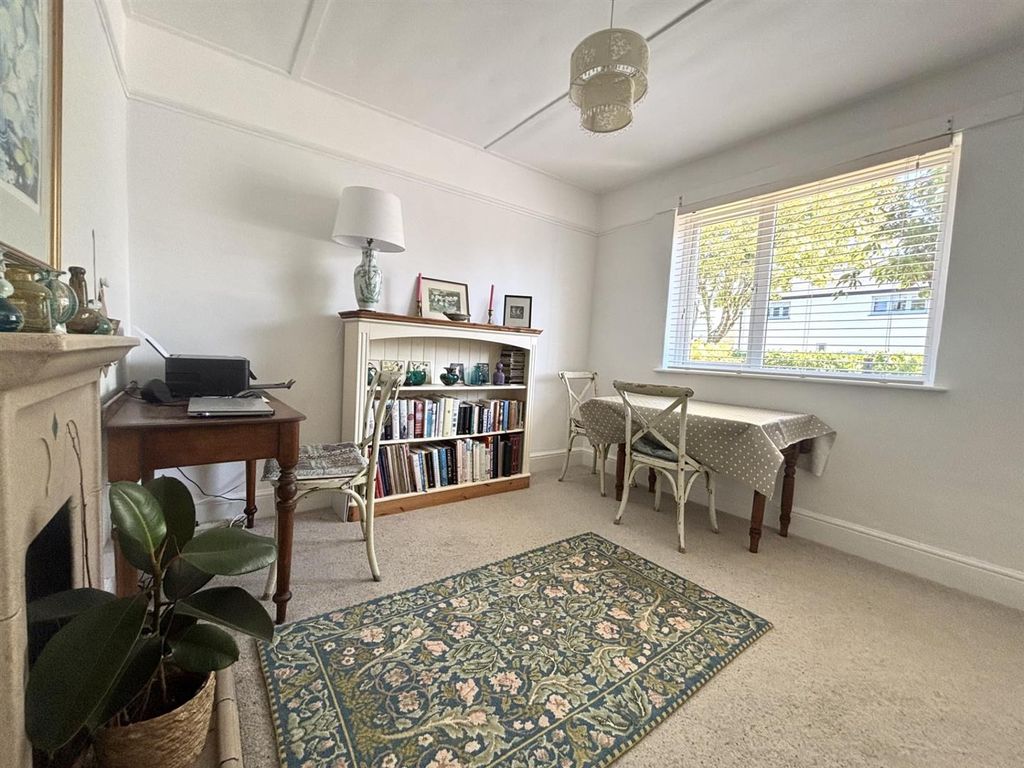 Property photo 3 of 16 Dining Room.Jpg