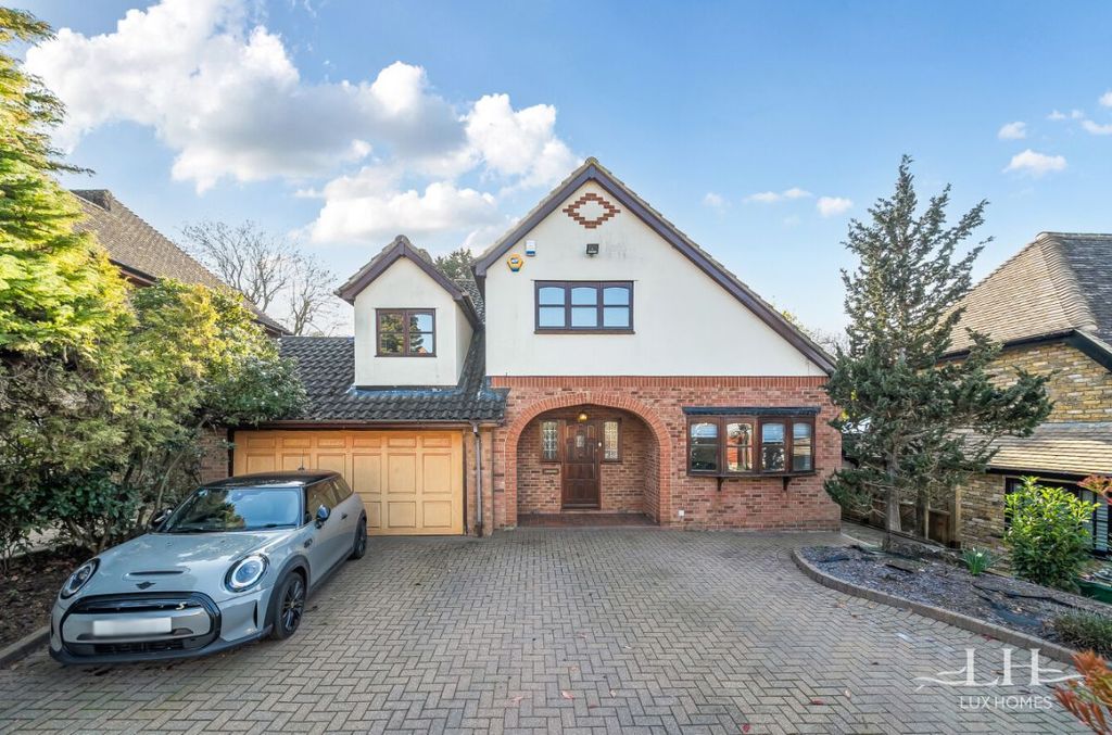 Property photo 1 of 34