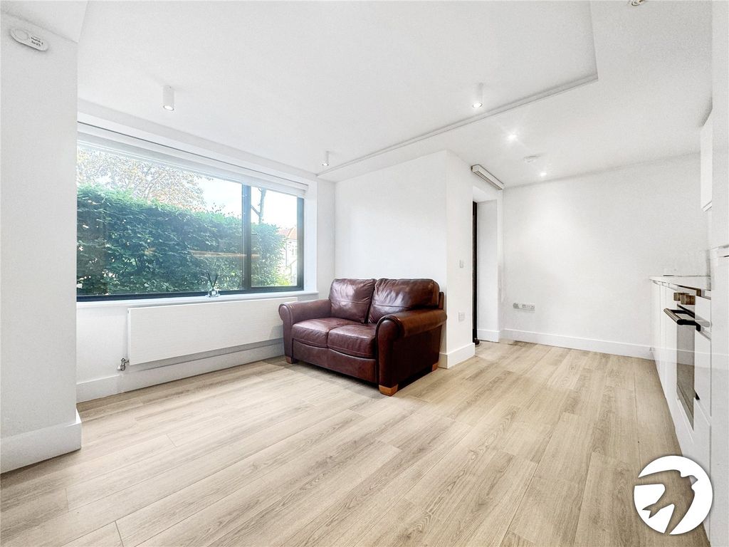 Property photo 2 of 7 Picture No. 06